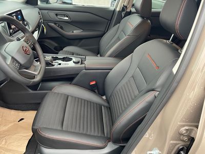 2026 Nissan Rogue — photo 9 view