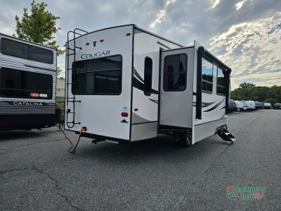 2022 Keystone RV Cougar — detail view