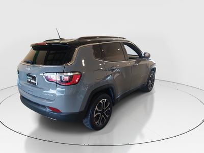 2023 Jeep Compass — photo 7 view
