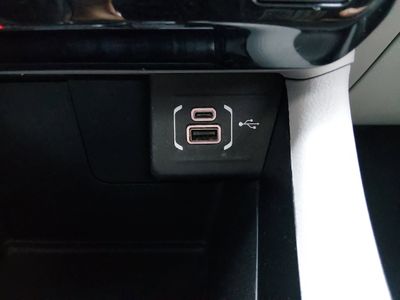2023 Jeep Compass — photo 18 view