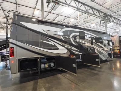 2023 Thor Motor Coach MIRAMAR — photo 20 view