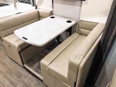 2023 Thor Motor Coach MIRAMAR — photo 7 view