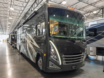 2023 Thor Motor Coach MIRAMAR — front three-quarter view