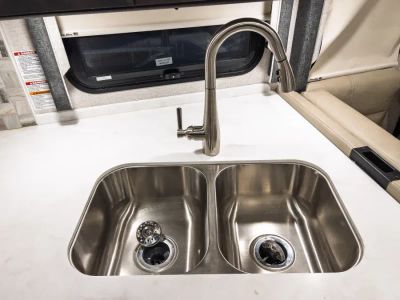 2023 Thor Motor Coach MIRAMAR — photo 12 view