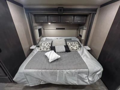 2023 Thor Motor Coach MIRAMAR — photo 14 view
