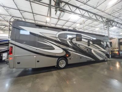 2023 Thor Motor Coach MIRAMAR — photo 19 view