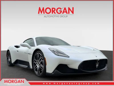 2022 Maserati MC20 Base in White — front three-quarter view