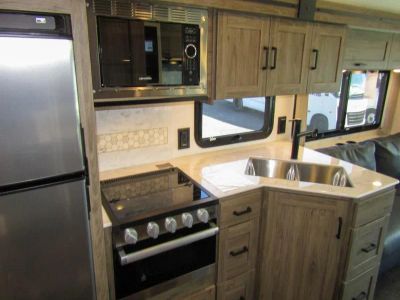 2026 Winnebago VISTA - Photo 12
