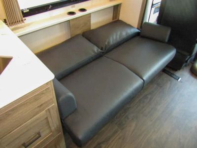 2026 Winnebago VISTA - Photo 9
