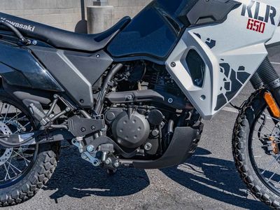 2025 Kawasaki KLR650 Pearl Crystal White/Metallic Carbon Gray - Photo 11