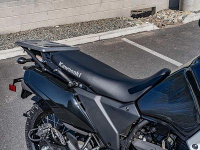 2025 Kawasaki KLR650 Pearl Crystal White/Metallic Carbon Gray - Photo 10