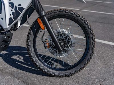 2025 Kawasaki KLR650 Pearl Crystal White/Metallic Carbon Gray - Photo 13