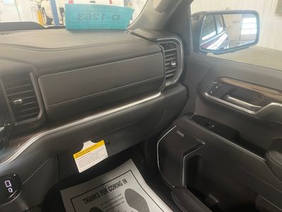 2026 Chevrolet Silverado 1500 — photo 12 view