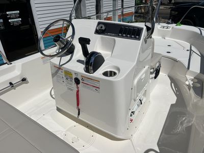 2026 Boston Whaler 170 MONTAUK - Photo 10