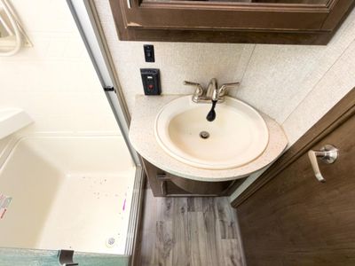 2019 Keystone RV Cougar - Photo 24