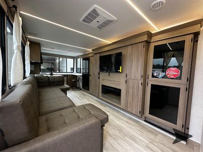 2025 Forest River RV Salem - Photo 11