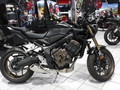 2026 Honda® CB650R E-Clutch — front three-quarter view