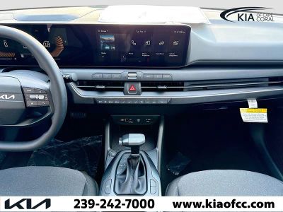 2025 Kia K4 — photo 17 view