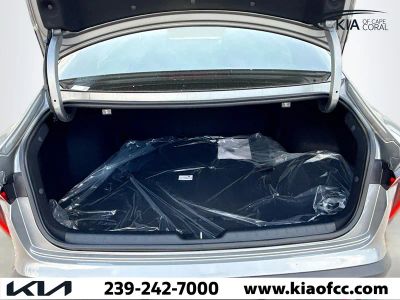 2025 Kia K4 — photo 11 view