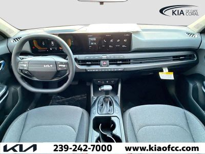 2025 Kia K4 — photo 14 view