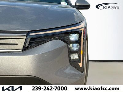 2025 Kia K4 — photo 8 view