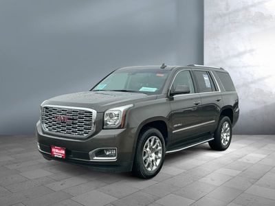2019 GMC Yukon — front three-quarter view