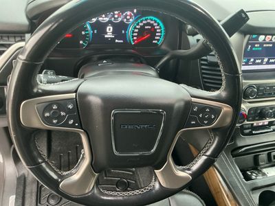 2019 GMC Yukon — photo 13 view
