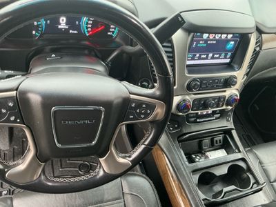 2019 GMC Yukon — photo 14 view