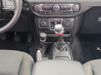 2026 Jeep Wrangler — photo 19 view