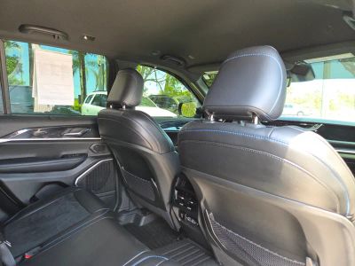 2022 Jeep Grand Cherokee — photo 12 view