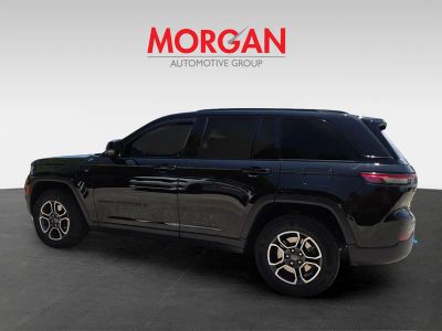 2022 Jeep Grand Cherokee — detail view