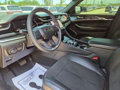 2022 Jeep Grand Cherokee — photo 23 view