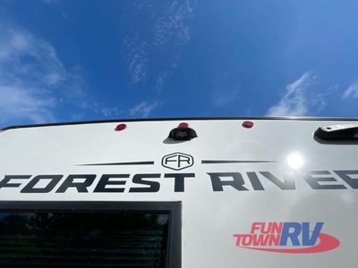 2025 Forest River RV Wildwood Heritage Glen - Photo 11