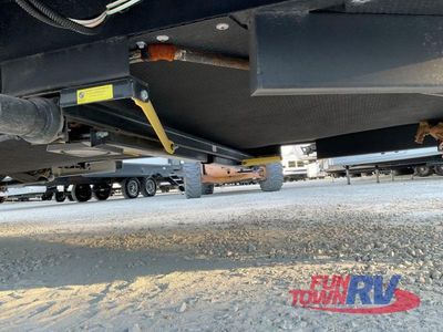 2025 Dutchmen RV Kodiak - Photo 8