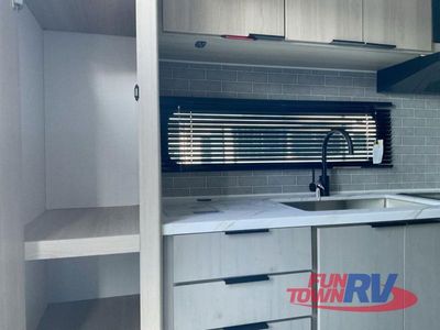 2025 Dutchmen RV Kodiak - Photo 20