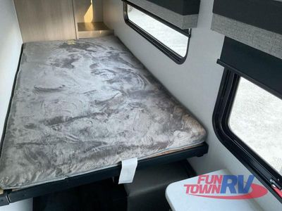 2025 Dutchmen RV Kodiak - Photo 36