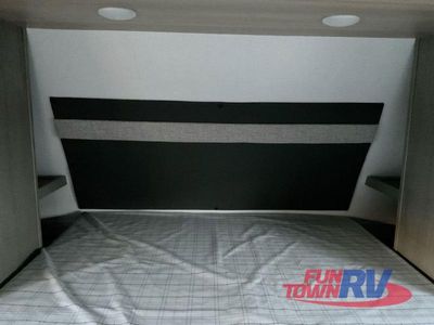 2025 Dutchmen RV Kodiak - Photo 38