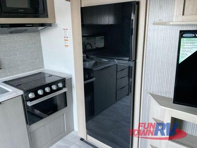 2025 Dutchmen RV Kodiak - Photo 19