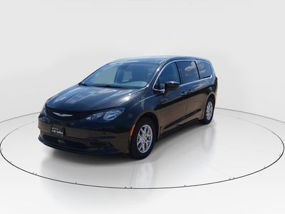 2023 Chrysler Voyager - Photo 3