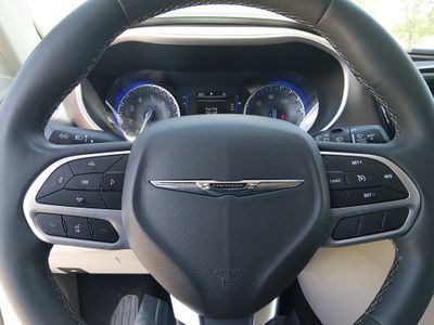 2023 Chrysler Voyager - Photo 13
