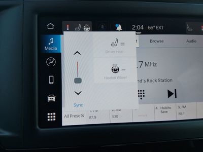 2023 Chrysler Voyager - Photo 17