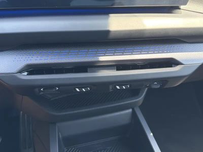 2025 BMW 2 Series — photo 28 view