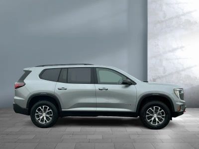 2026 GMC Acadia — photo 7 view