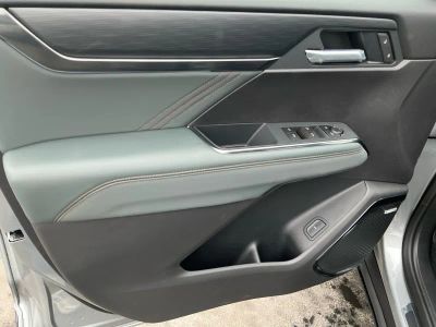 2026 GMC Acadia — photo 16 view