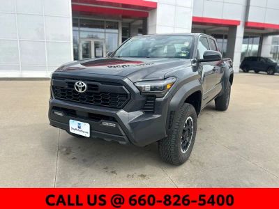 2024 Toyota Tacoma - Photo 2