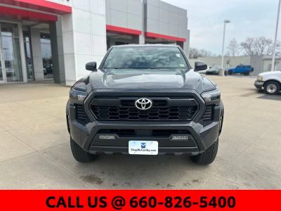 2024 Toyota Tacoma - Photo 3