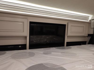 2026 Fleetwood Discovery LXE - Photo 13