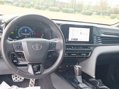 2025 Toyota Camry - Photo 2