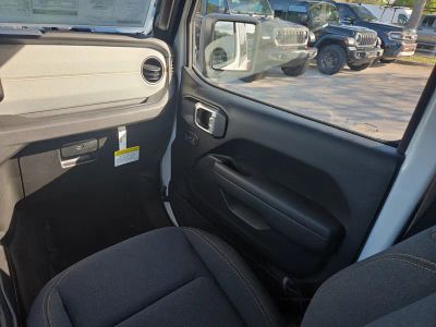 2026 Jeep Wrangler — photo 19 view