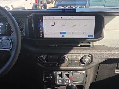 2026 Jeep Wrangler — photo 20 view
